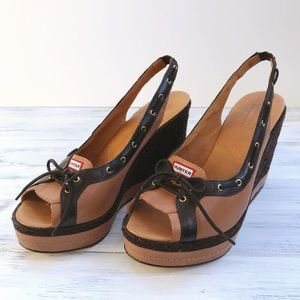 Hunter 2 tone tan/black leather wedge sandals